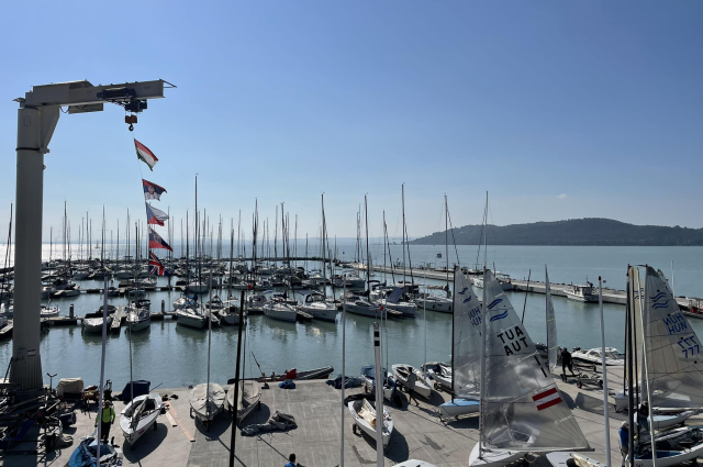Kékszálag PORT hostí poslednú bodovaciu súťaž pre malé lode na Balatone v tomto roku