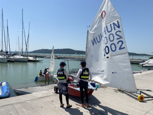 A Kékszalag PORT-ban töltik a szezont a Velencei-tavi Vízi Sportiskola vitorlásversenyzői